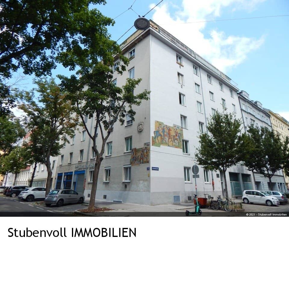 Sanierte Etagenwohnung mit Parkblick im Liftstock