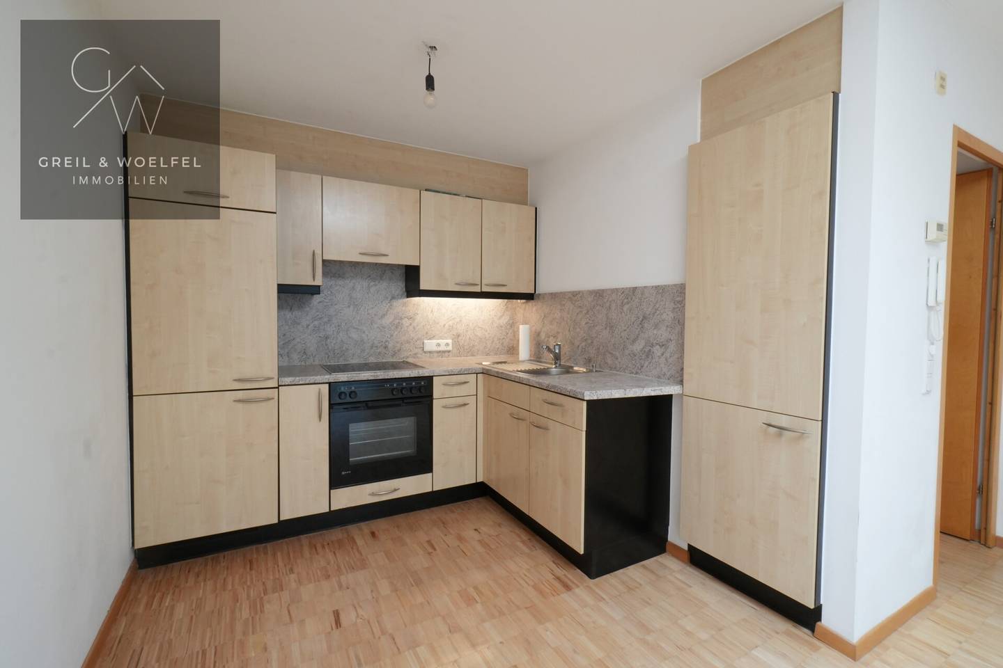 Bright apartment with underground parking