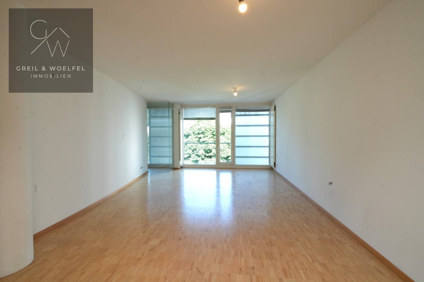 Bright apartment with underground parking