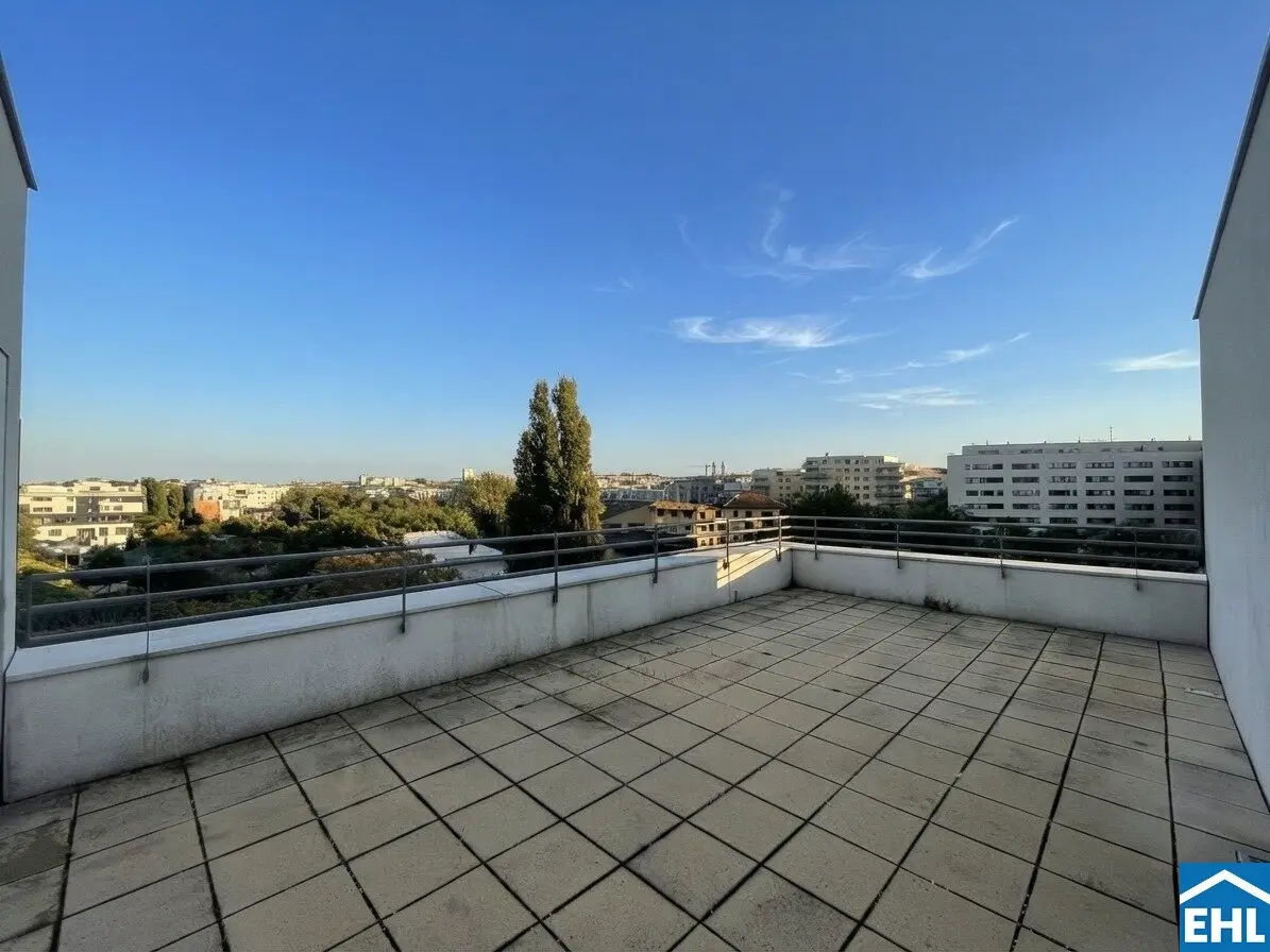 Penthouse with two terraces and U-Bahn access