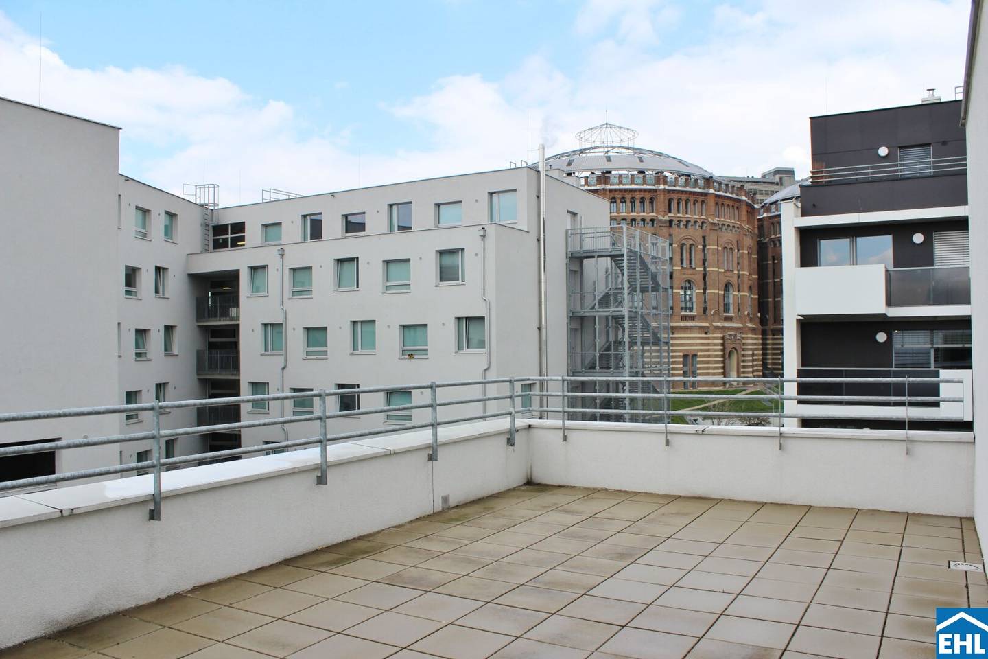 Penthouse with two terraces and U-Bahn access