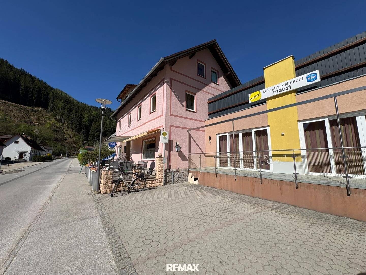Charmantes Anwesen mit Gasthaus und sonniger Terrasse