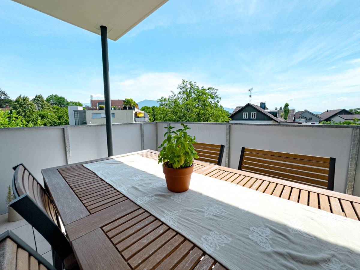 Neubauwohnung mit Balkon und Tiefgarage in ruhiger Lage