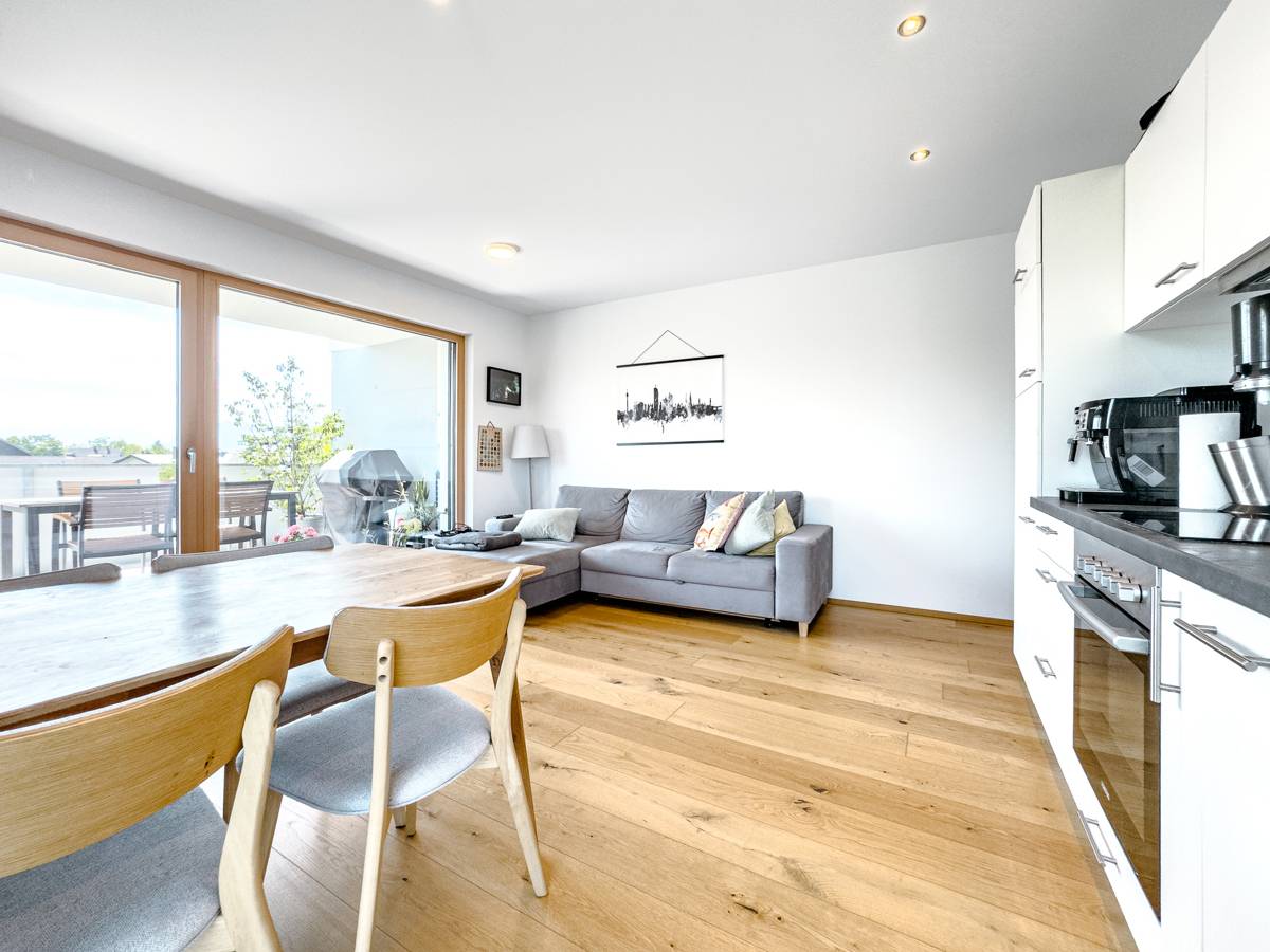 Neubauwohnung mit Balkon und Tiefgarage in ruhiger Lage