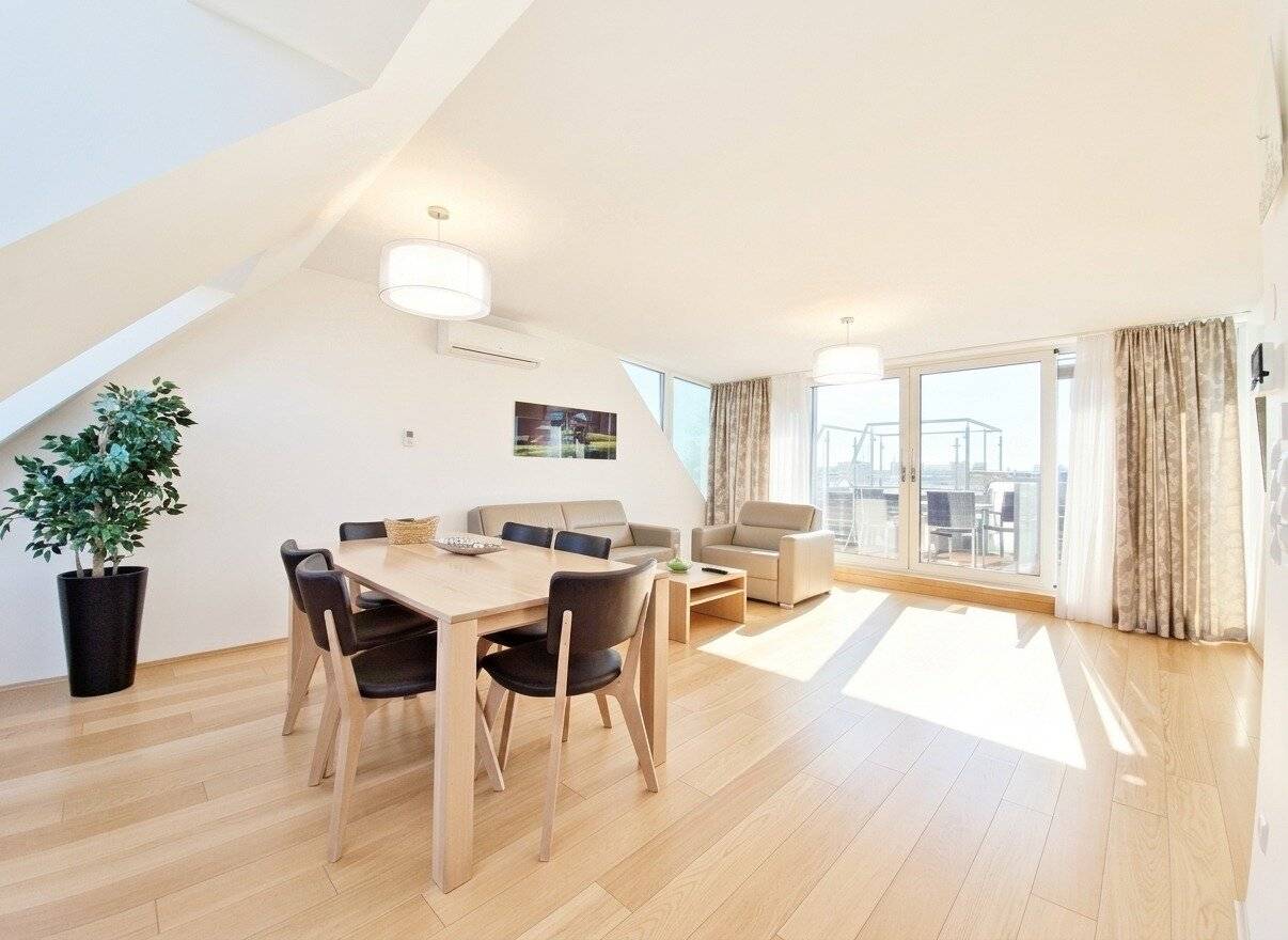 NEW 50 m to Augarten! Exclusive 3-room attic apartment with 2 sun terraces and breathtaking distant view