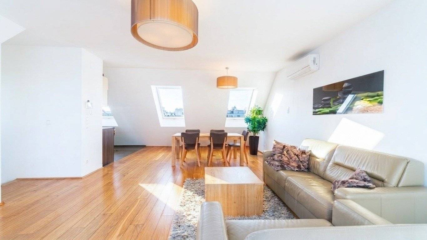 Penthouse with two terraces and Augarten view