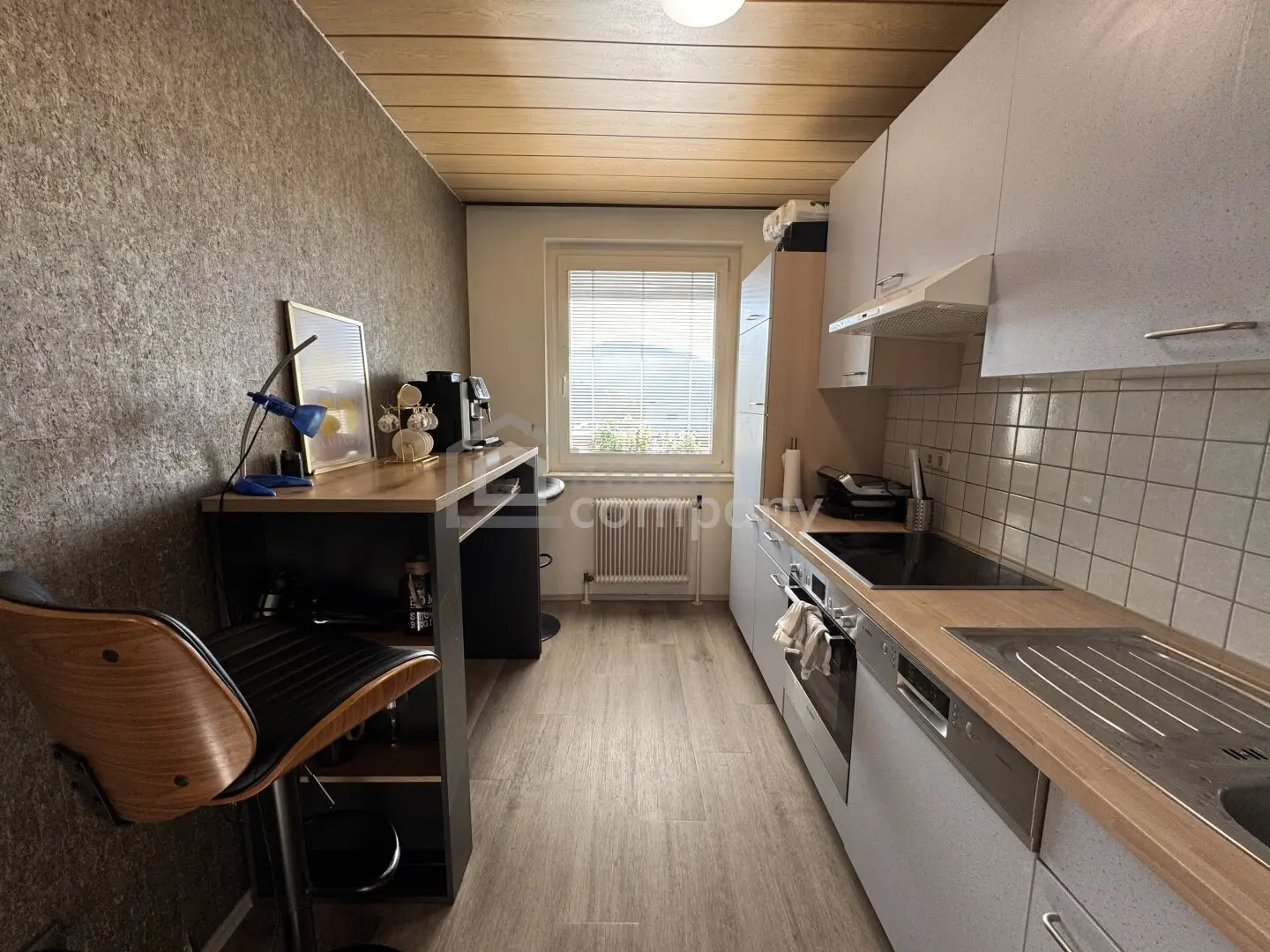 Bright 2 room apartment with loggia and elevator