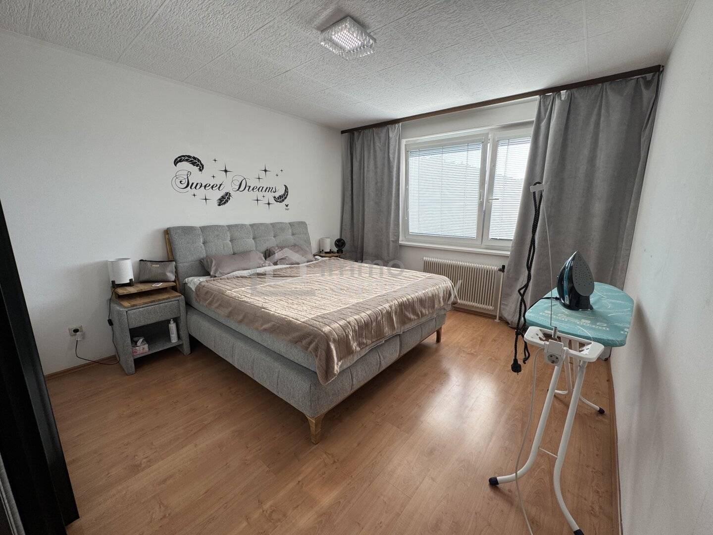 Helle 2 Zimmer Wohnung mit Loggia und Lift