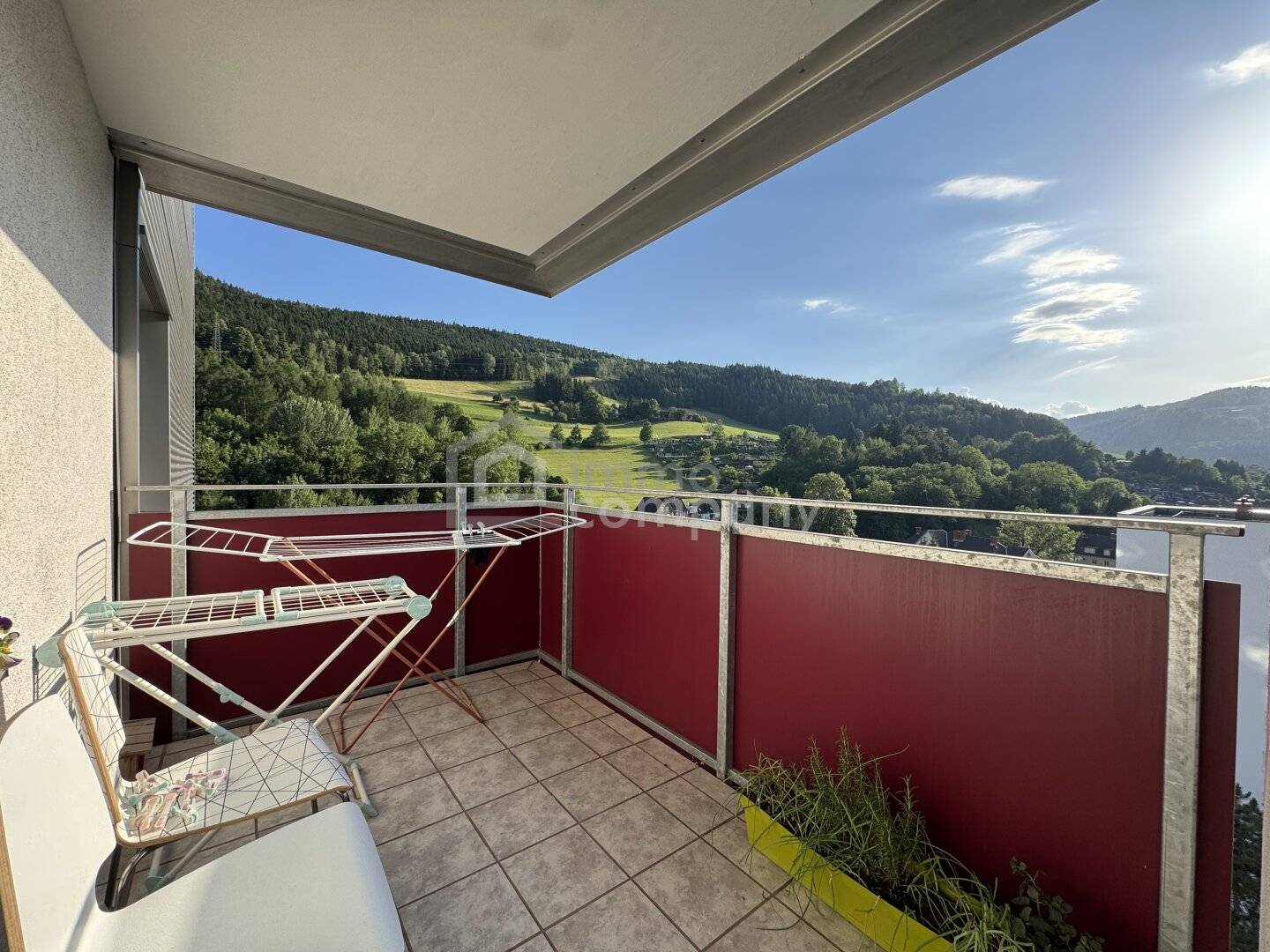 Helle 2 Zimmer Wohnung mit Loggia und Lift