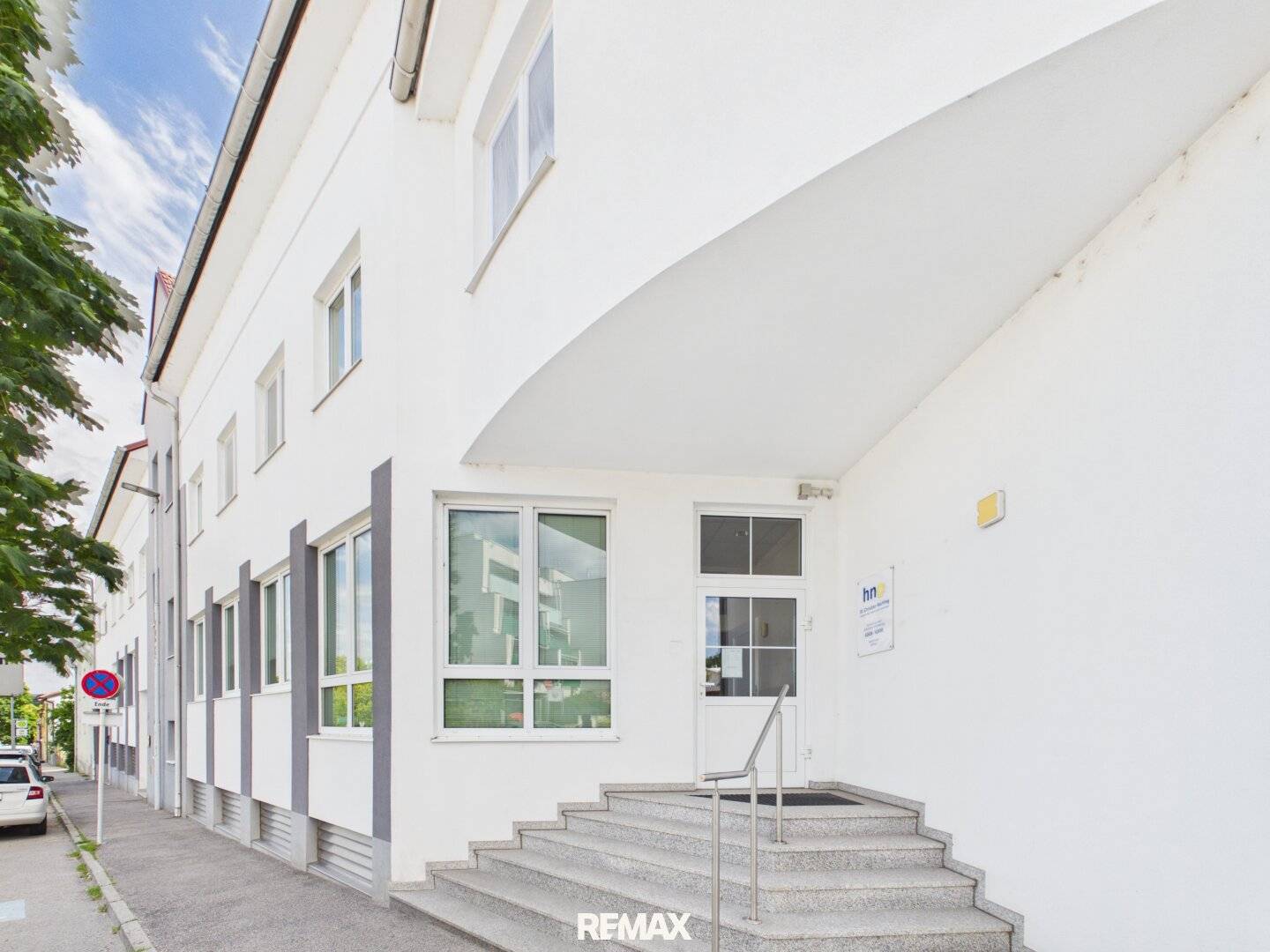 Spacious practice space with separate WCs on the ground floor