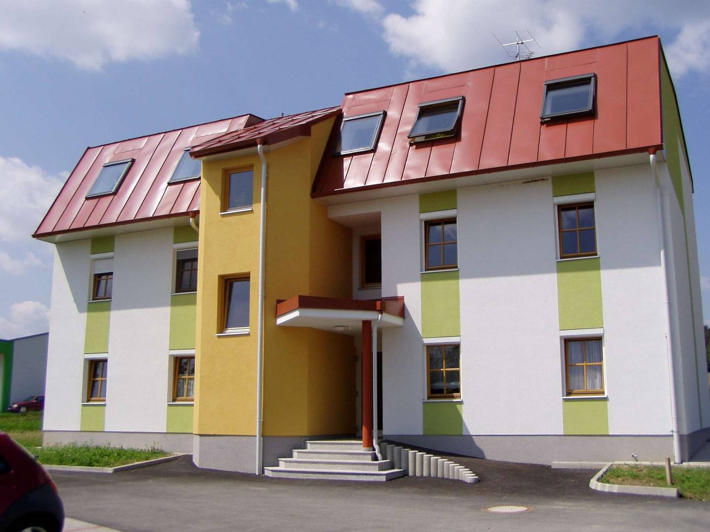 Bright ground floor apartment with district heating