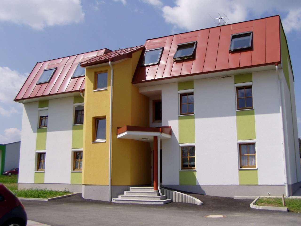 Bright ground floor apartment with district heating