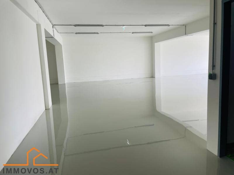 Office or storage space with freight lift in new build