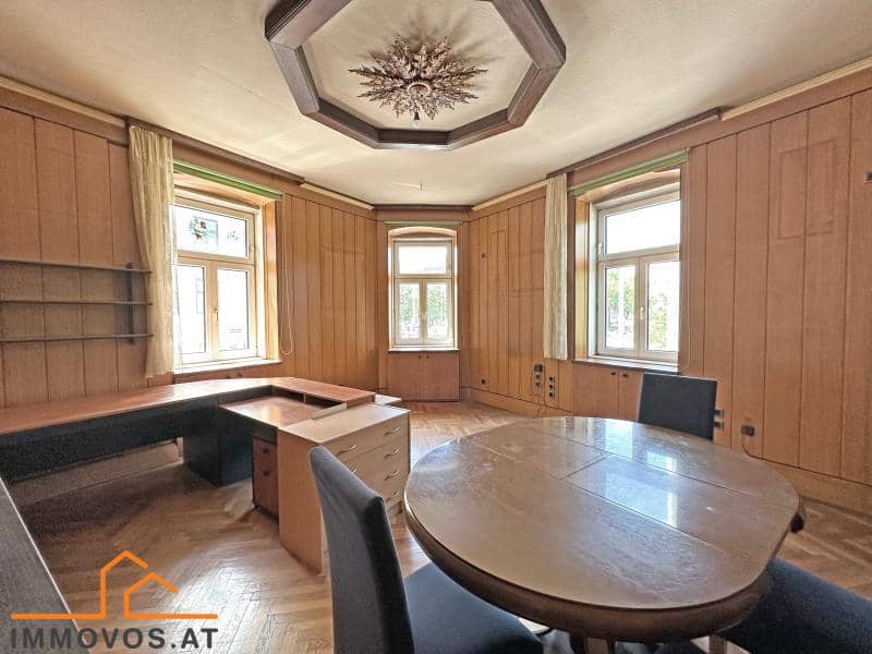 Sonnige Altbauwohnung mit Parkblick