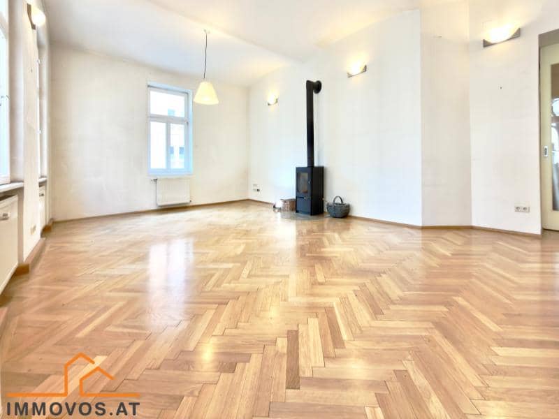 Spacious Altbau Apartment with Open Kitchen and Double Garage