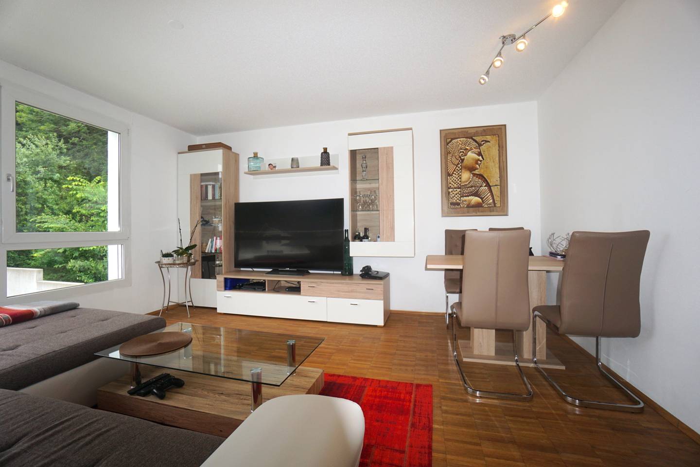 Helle 2 Zimmer Wohnung mit Einbauküche in sonniger Waldrandlage