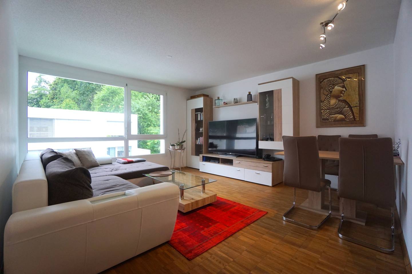 Helle 2 Zimmer Wohnung mit Einbauküche in sonniger Waldrandlage