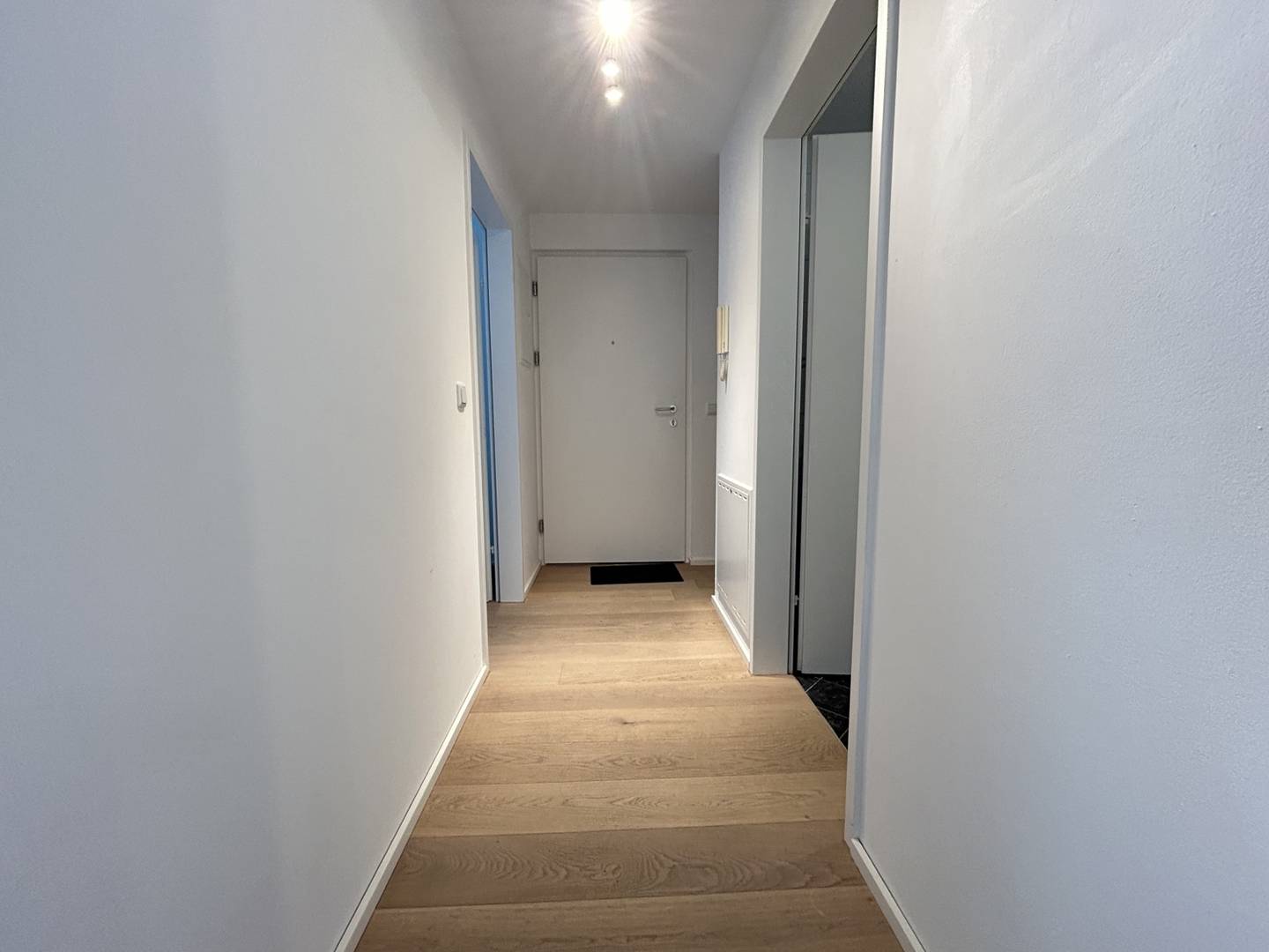 Bright 2 Room Apartment with Fitted Kitchen and Cellar Storage