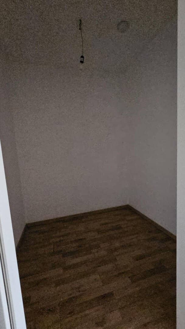 Helle 2 Zimmer Wohnung mit Balkon und Loggia