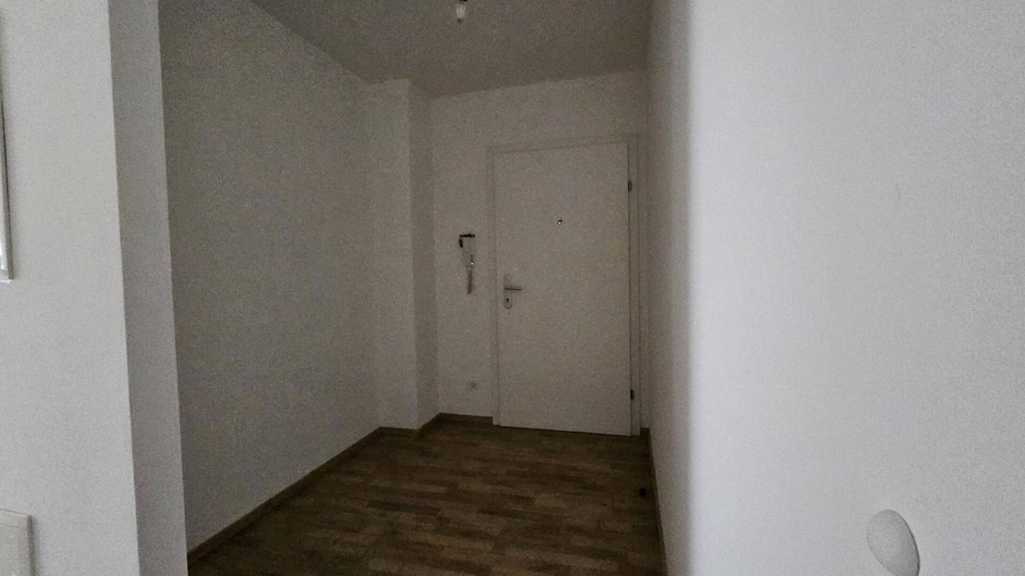 Helle 2 Zimmer Wohnung mit Balkon und Loggia