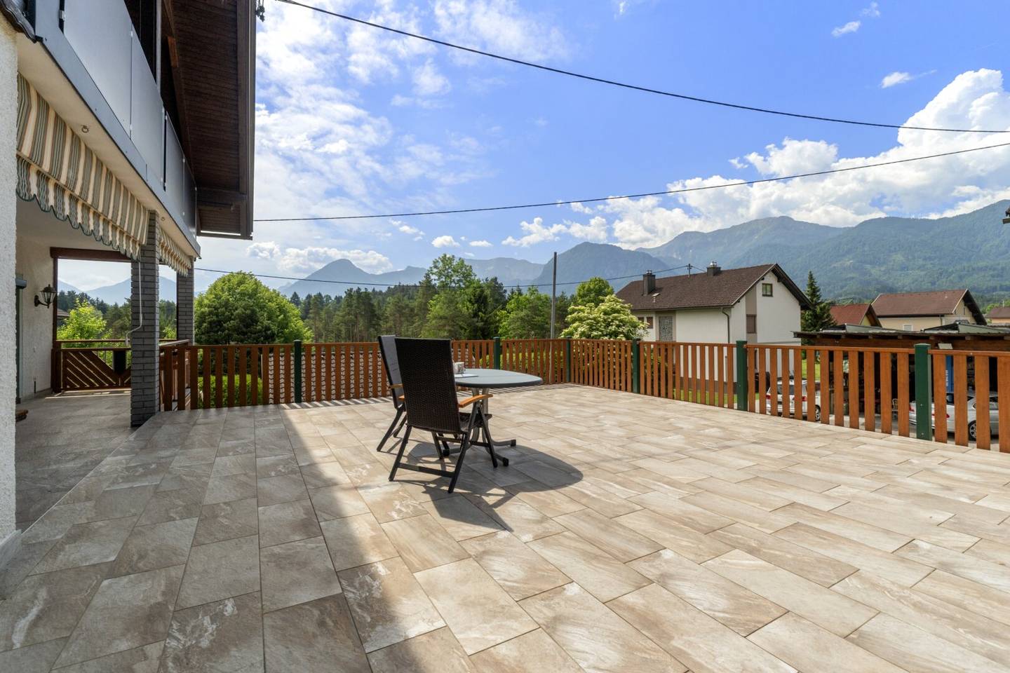 Geräumiges Haus mit großer Terrasse und Garten in sonniger Sackgassenlage