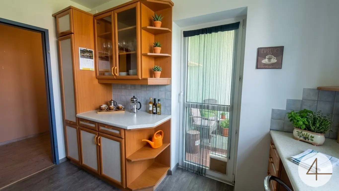 Family apartment with loggia and garage in quiet location