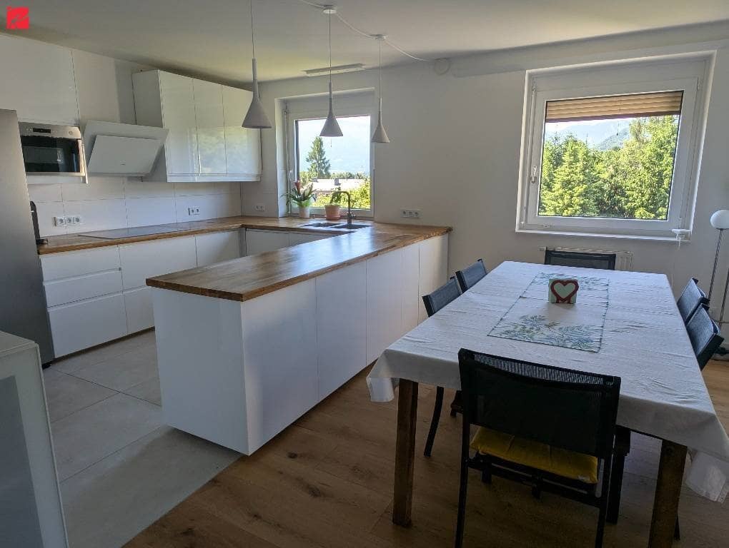 Southwest Apartment with Mountain View and Parking