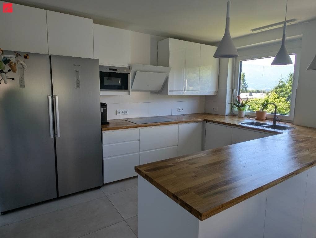 Southwest Apartment with Mountain View and Parking