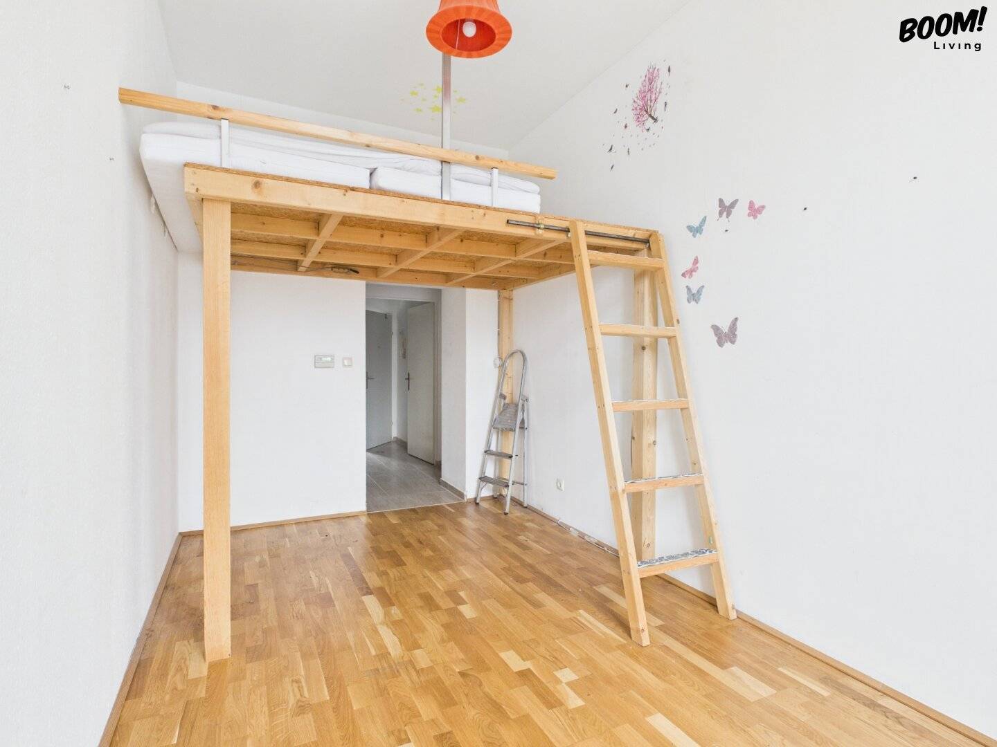 Apartment with view of Meidling Market