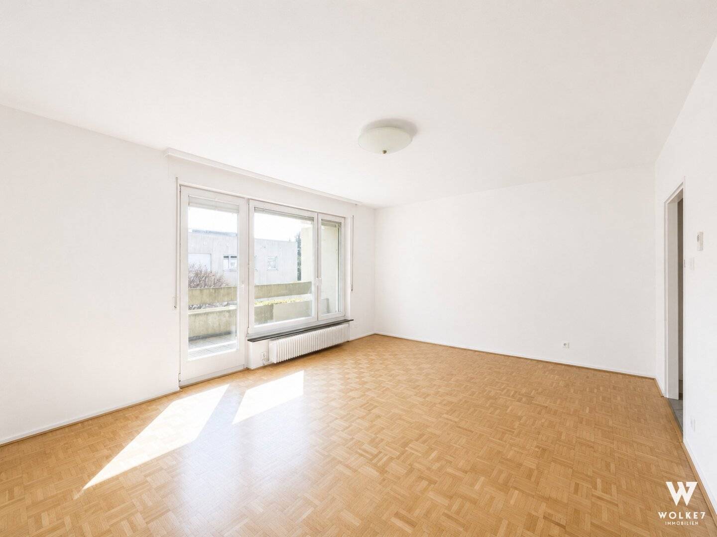 Sunny apartment with loggia and parking space in Vienna Penzing