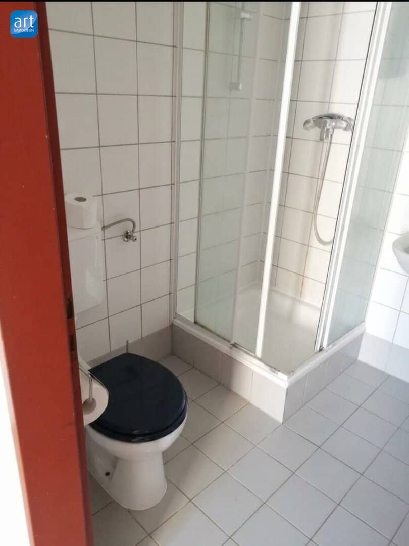 Ruhige Wohnung mit Loggia und Abstellraum