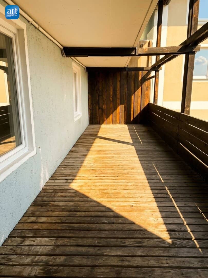 Ruhige Wohnung mit Loggia und Abstellraum