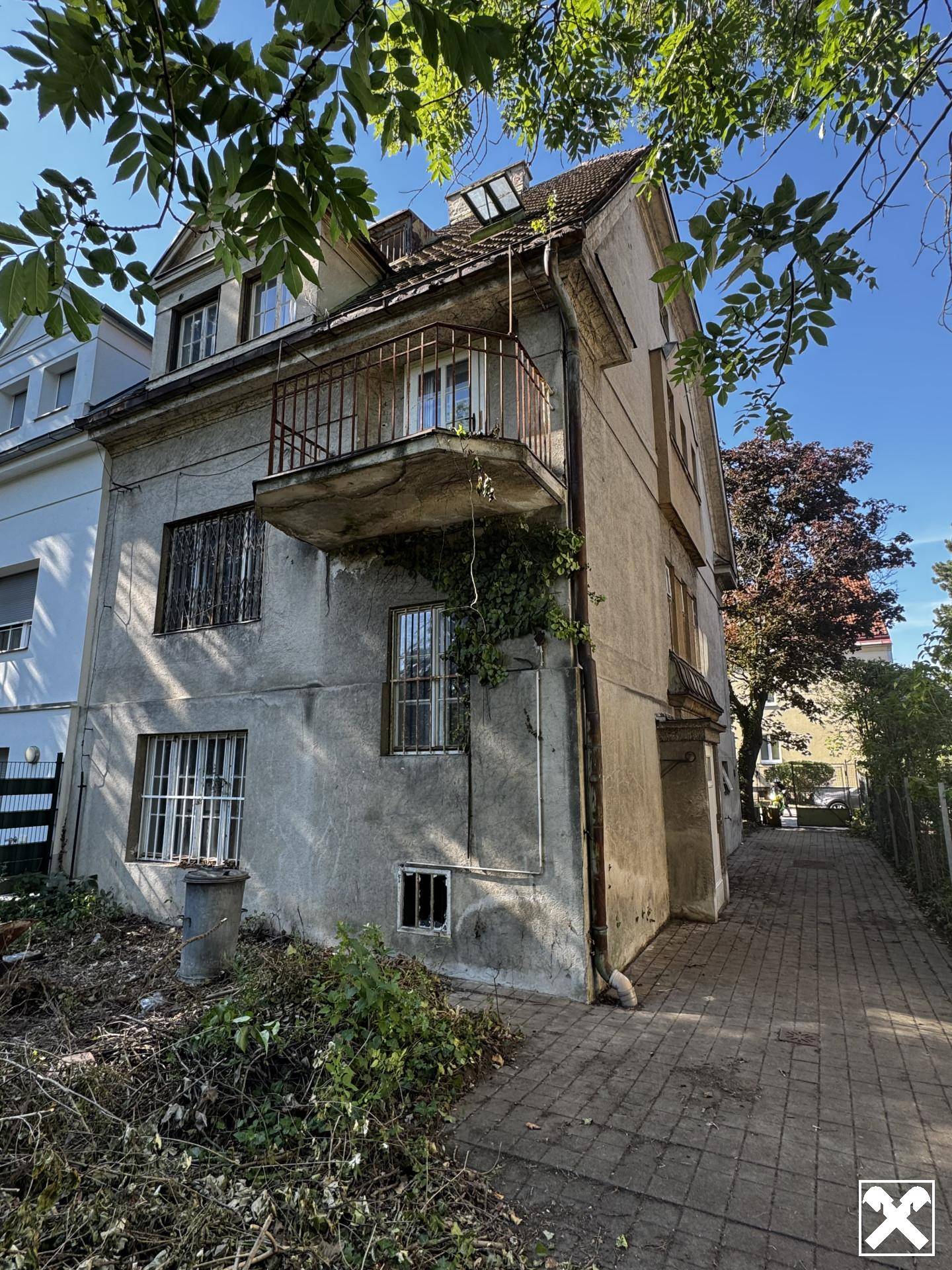 Charaktervolle Altbauvilla mit Garten in Hietzing