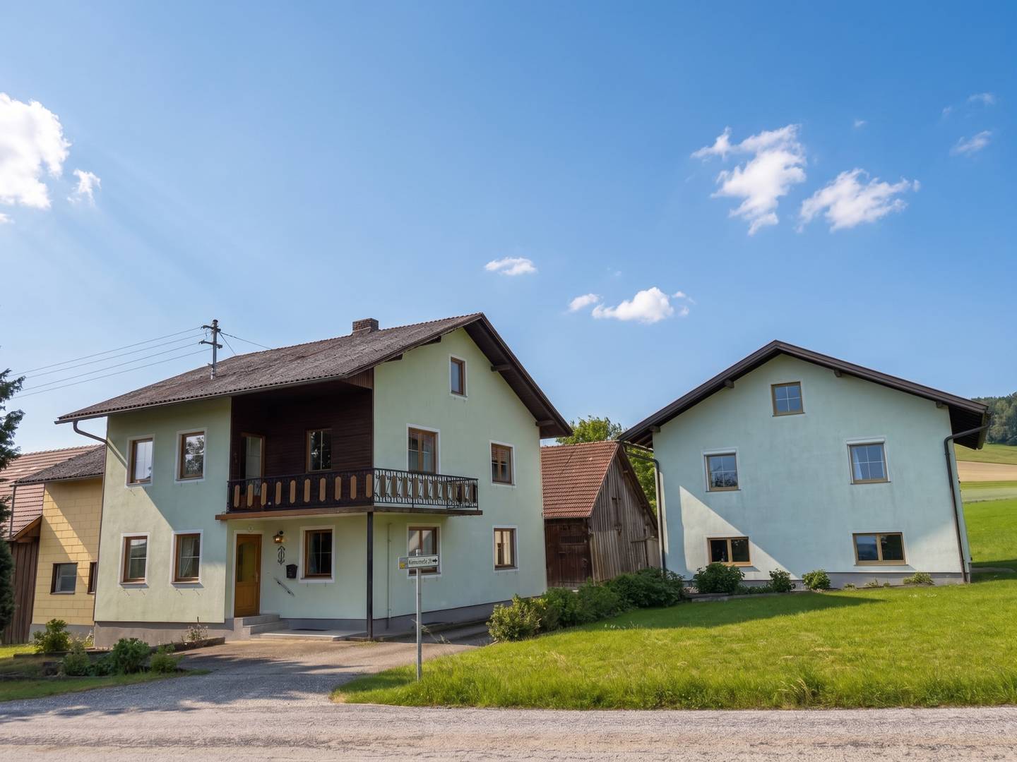 Ehemaliges Sacherl mit Einliegerwohnung und großem Grundstück