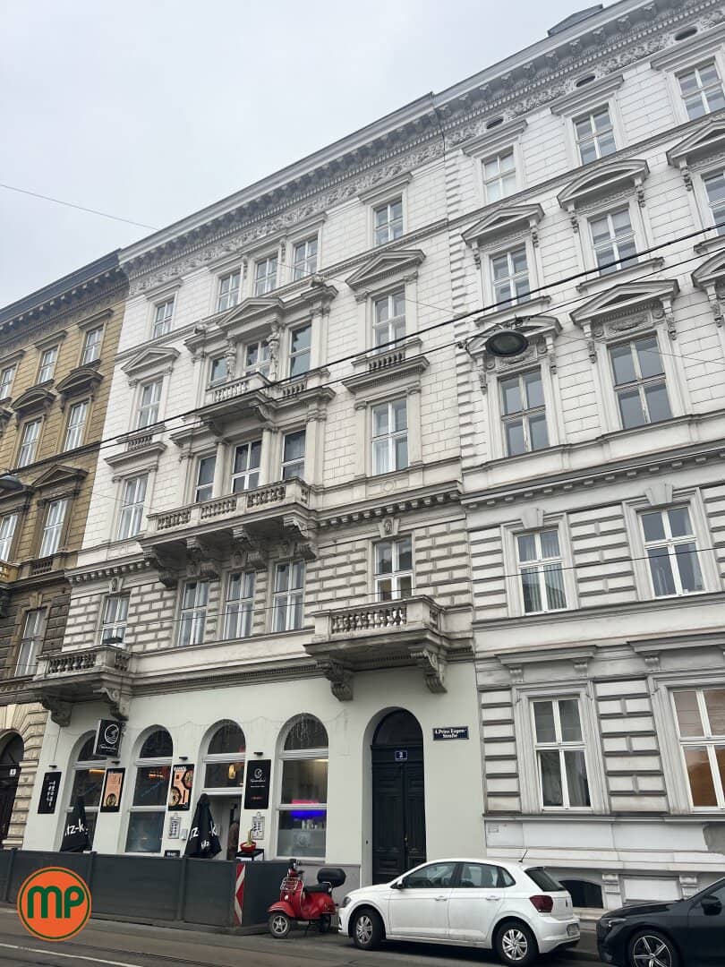 Altbau Büro am Schwarzenbergplatz mit Balkon und Loggia