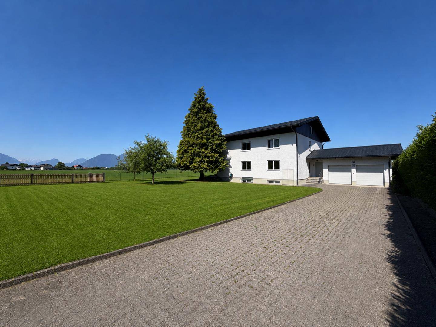 Development plot with panoramic views of Untersberg