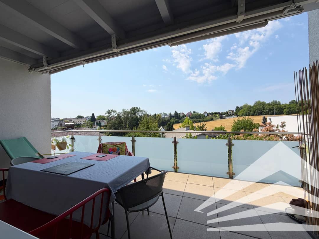 Familienwohnung mit Loggien und Terrasse in ruhiger Stadtrandlage
