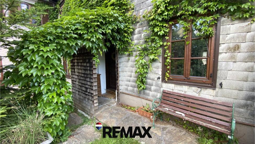 Einfamilienhaus mit Garten und Garage in zentral ruhiger Lage