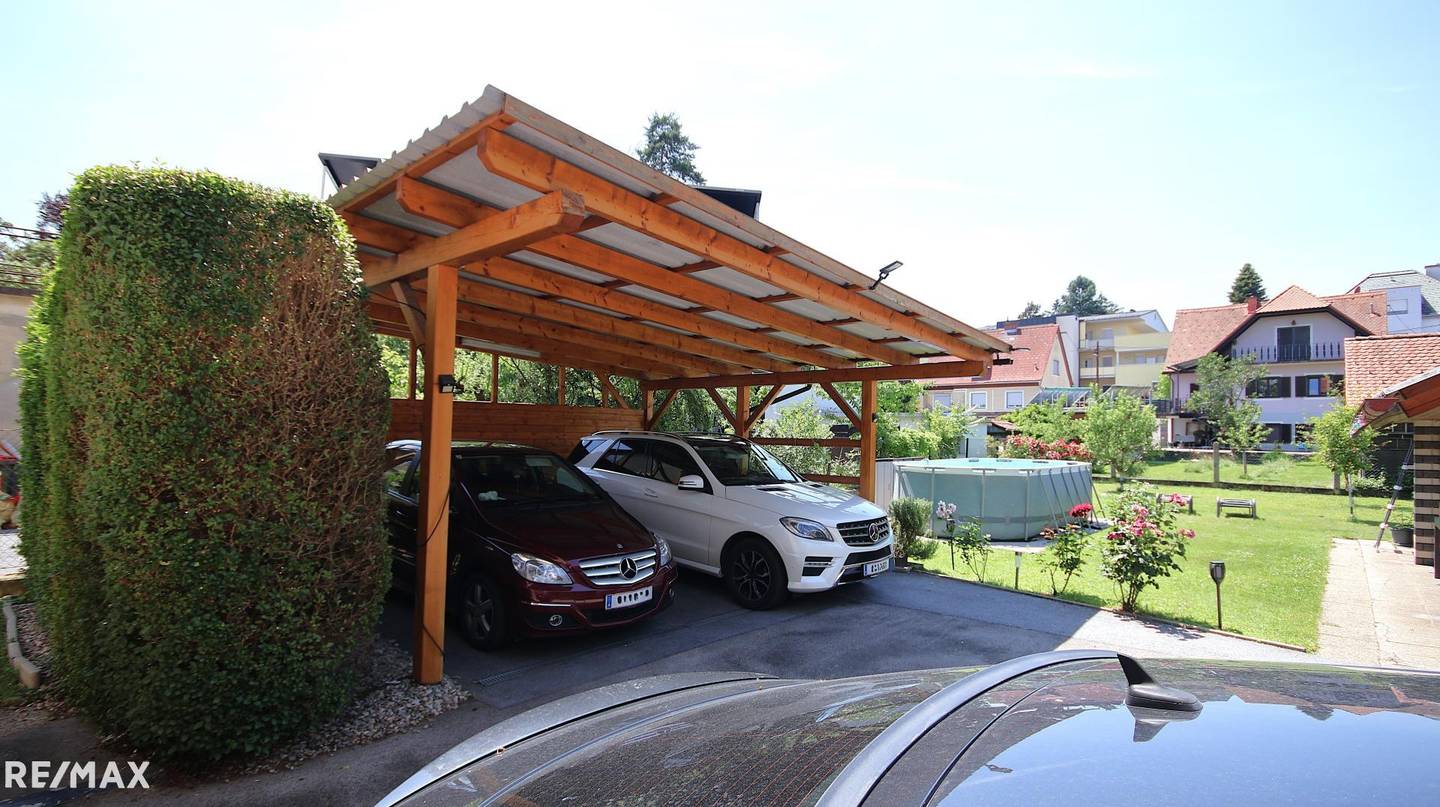 Mehrfamilienhaus mit Pool Garage und Garten