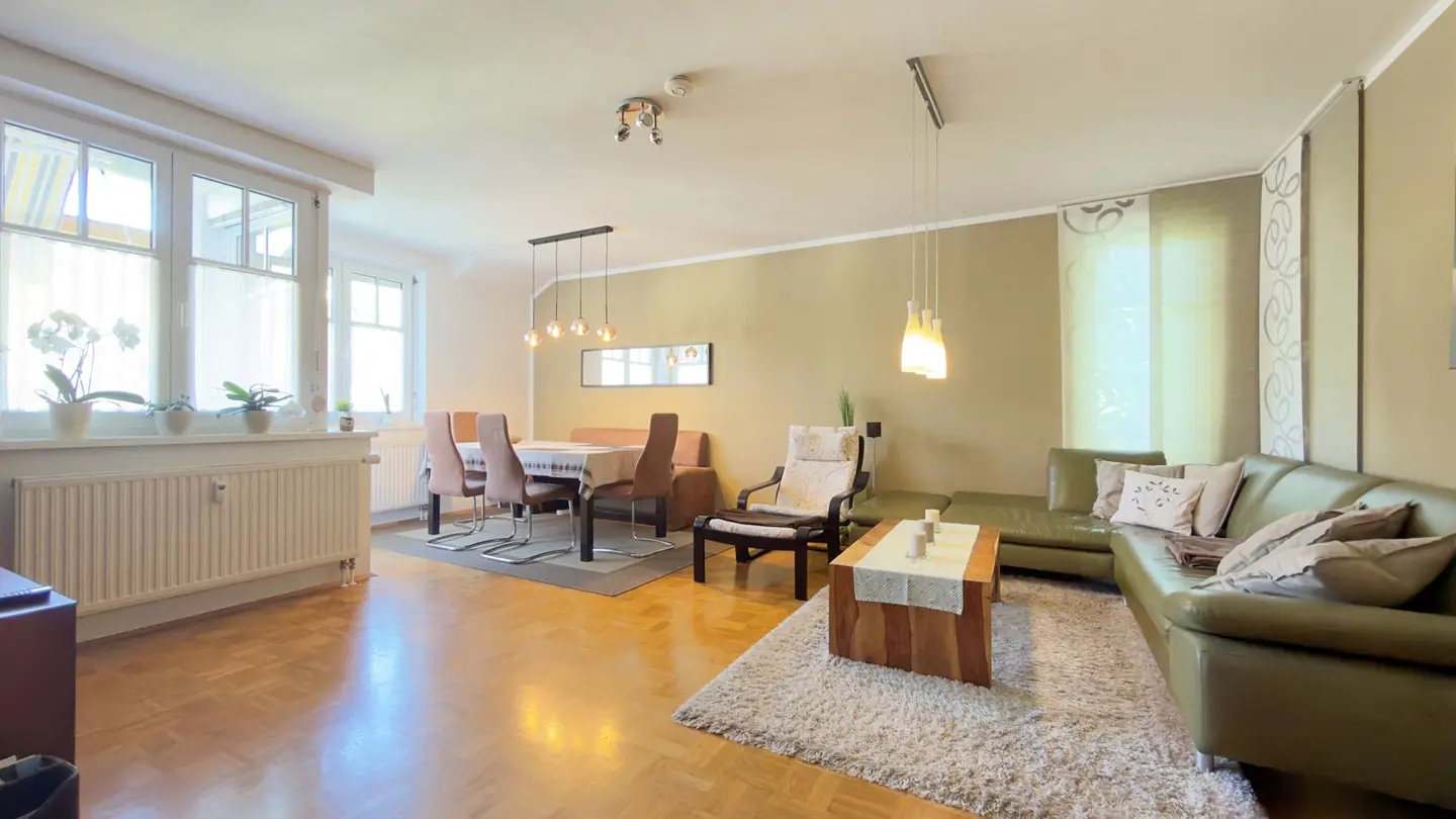Well maintained apartment with fireplace and two loggias