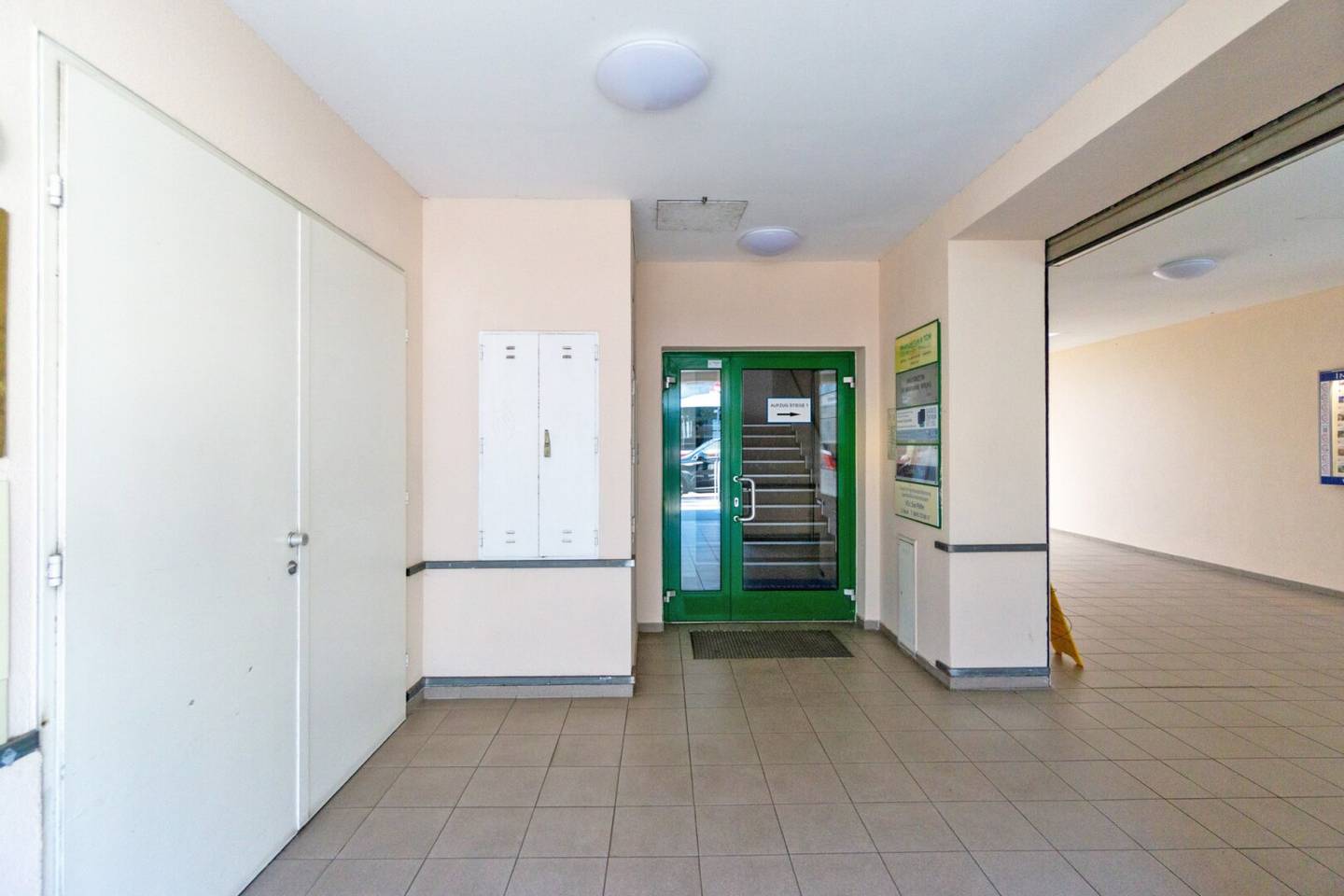 Bright practice with reception and waiting area in Hütteldorf