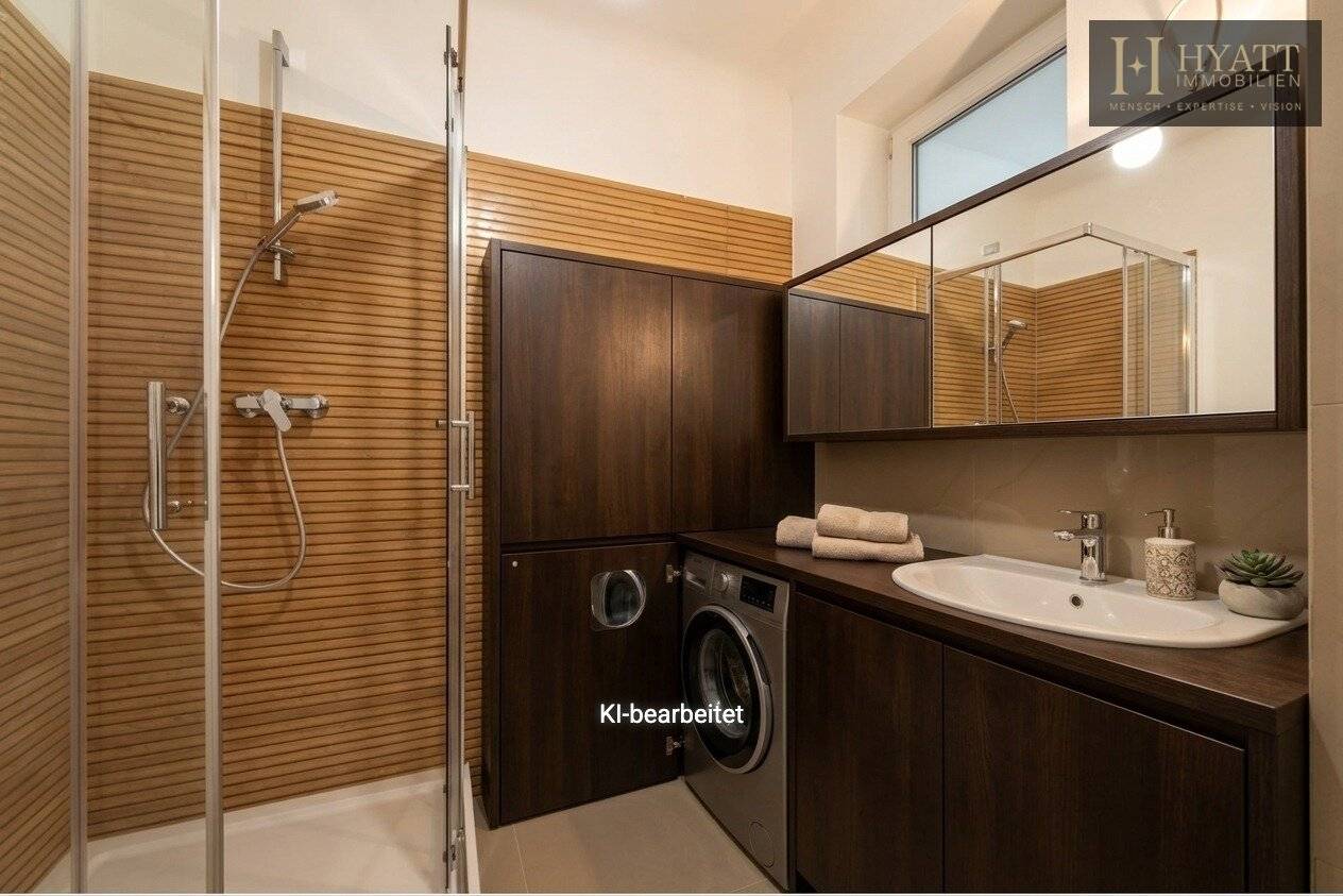 Ground floor apartment with loggia and courtyard view in Ottakring
