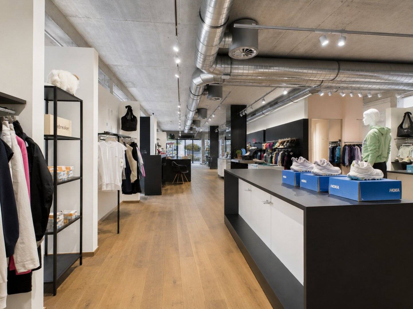 Retail space with parquet and large display windows in busy central location