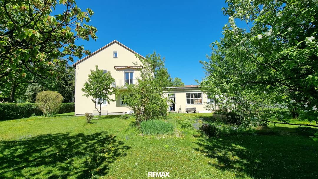 Einfamilienhaus mit Balkon und großem Garten in Harbach