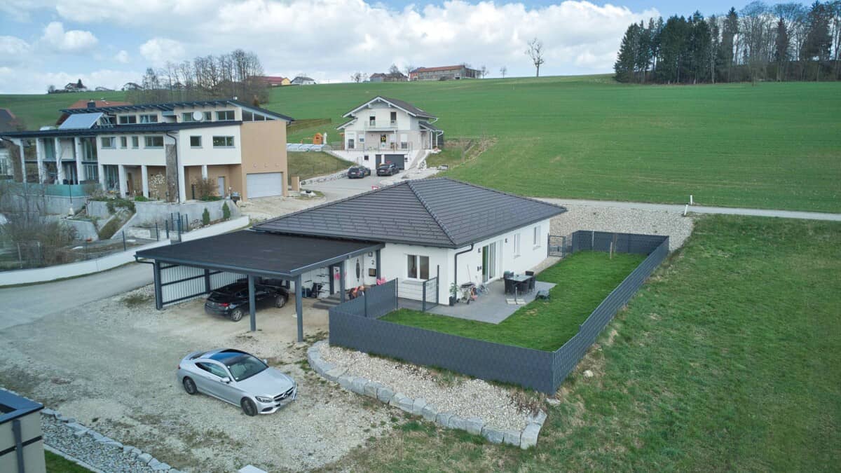 Bungalow mit Terrasse und Garten in ruhiger Lage