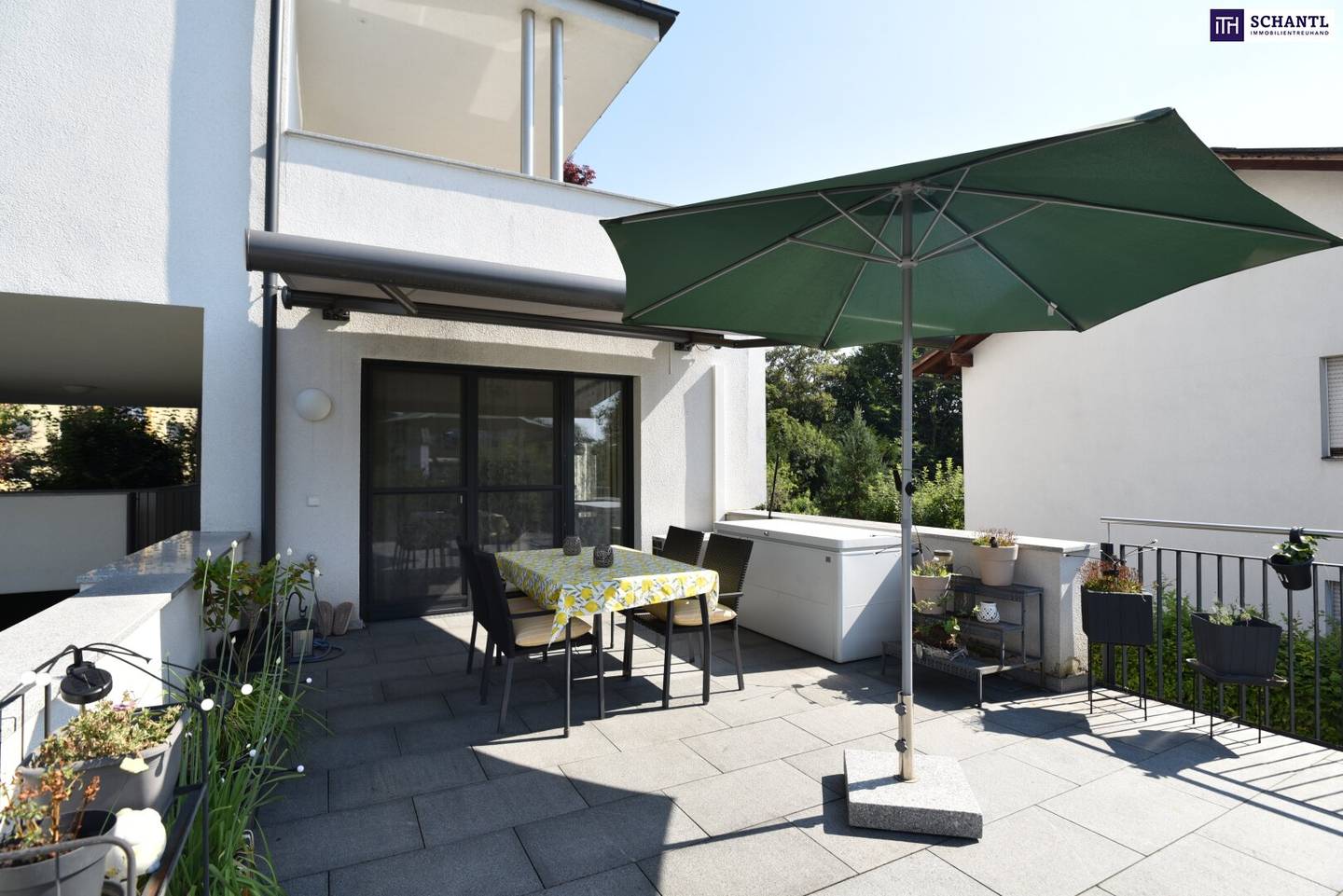 Ruhige Terrassenwohnung mit Westausrichtung und Klimaanlage in Waltendorf