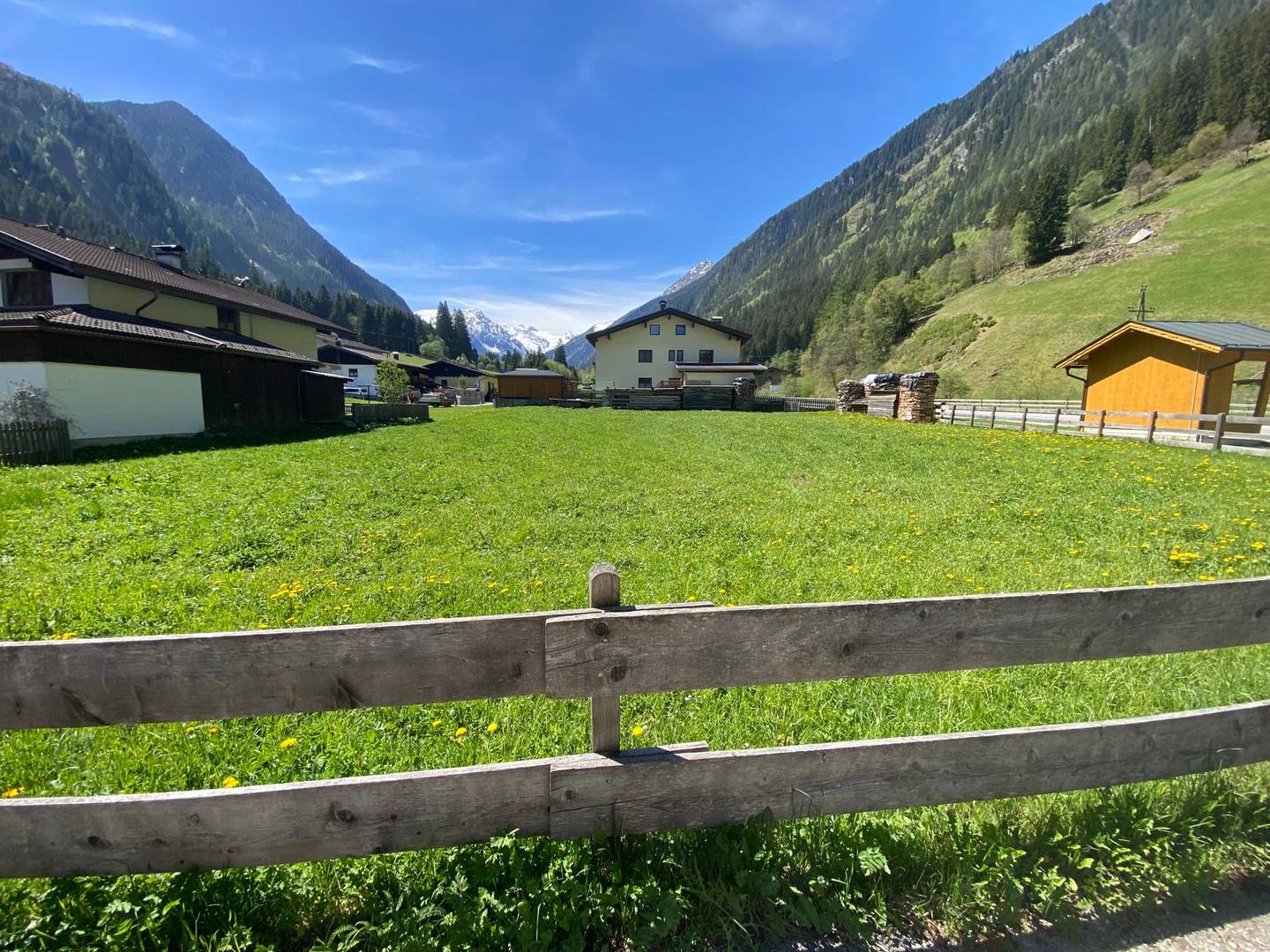 Sonninges Grundstück mit Gletscherblick in Neustift