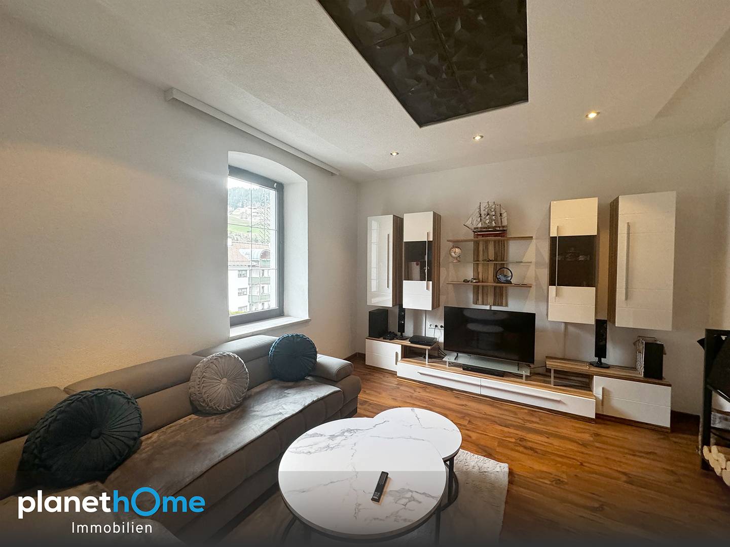Charming Penthouse Apartment with Garden and Wood Stove