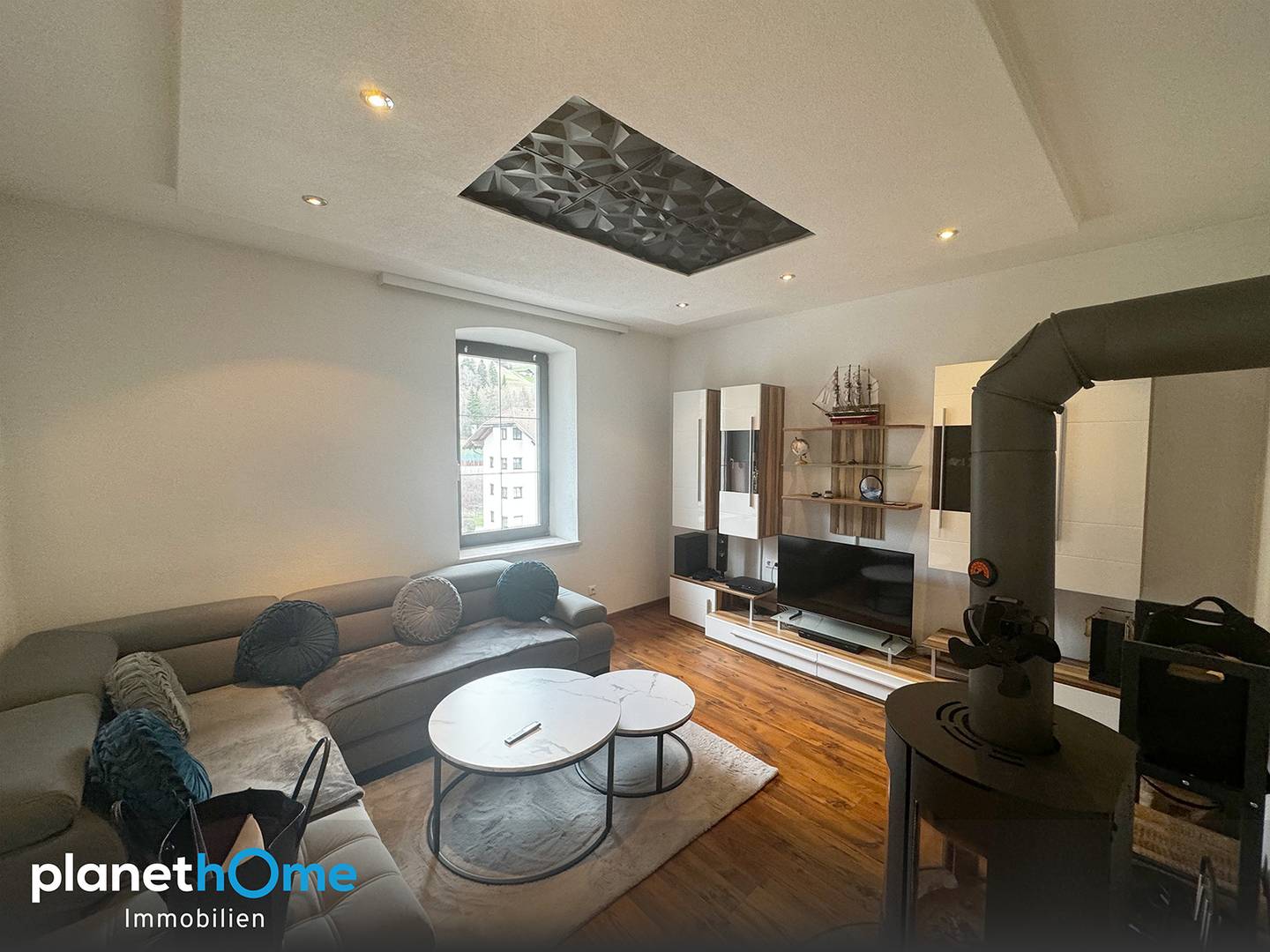 Charming Penthouse Apartment with Garden and Wood Stove
