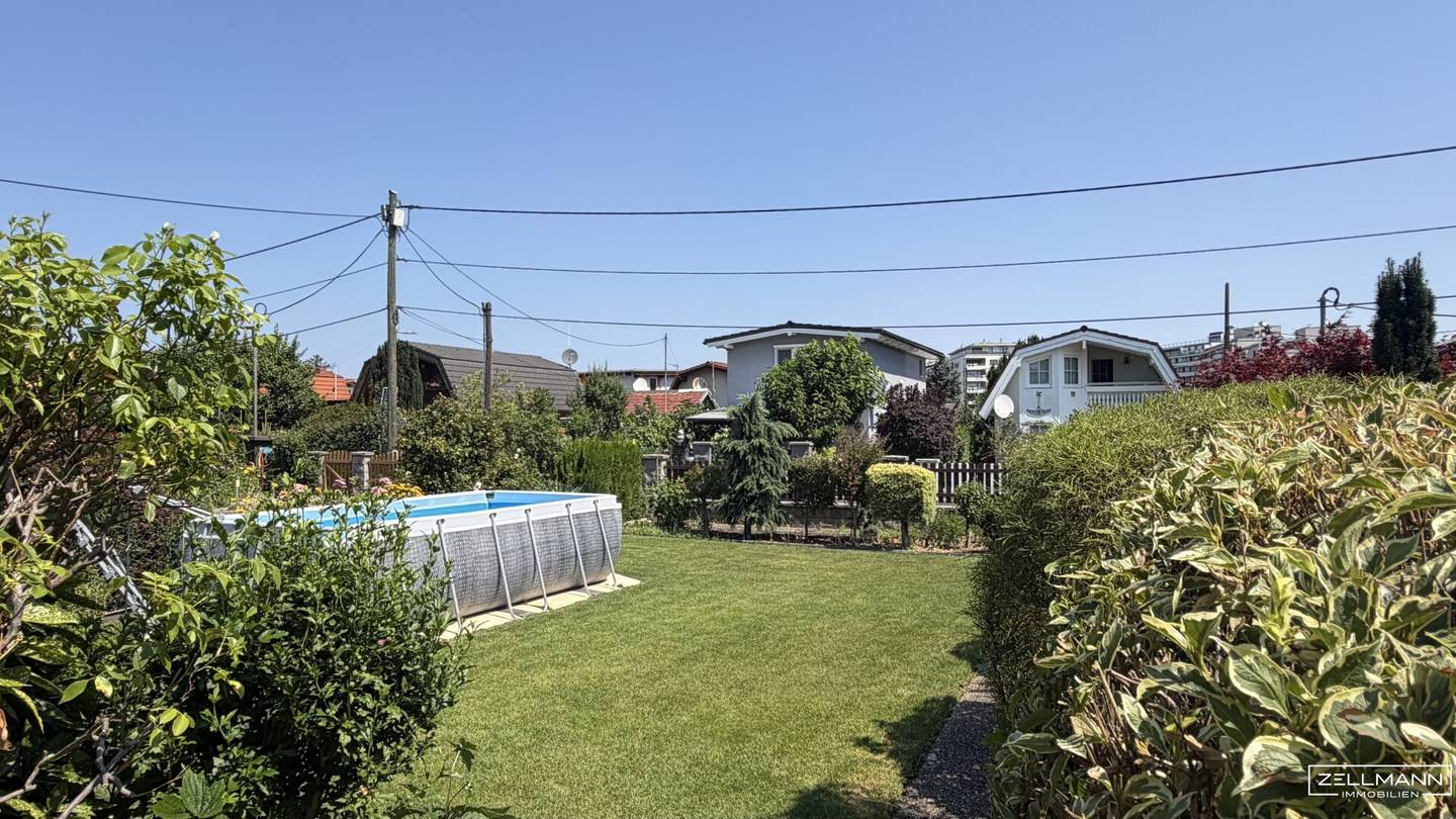 Kleingartengrundstück mit Sommerhaus in ruhiger Grünlage